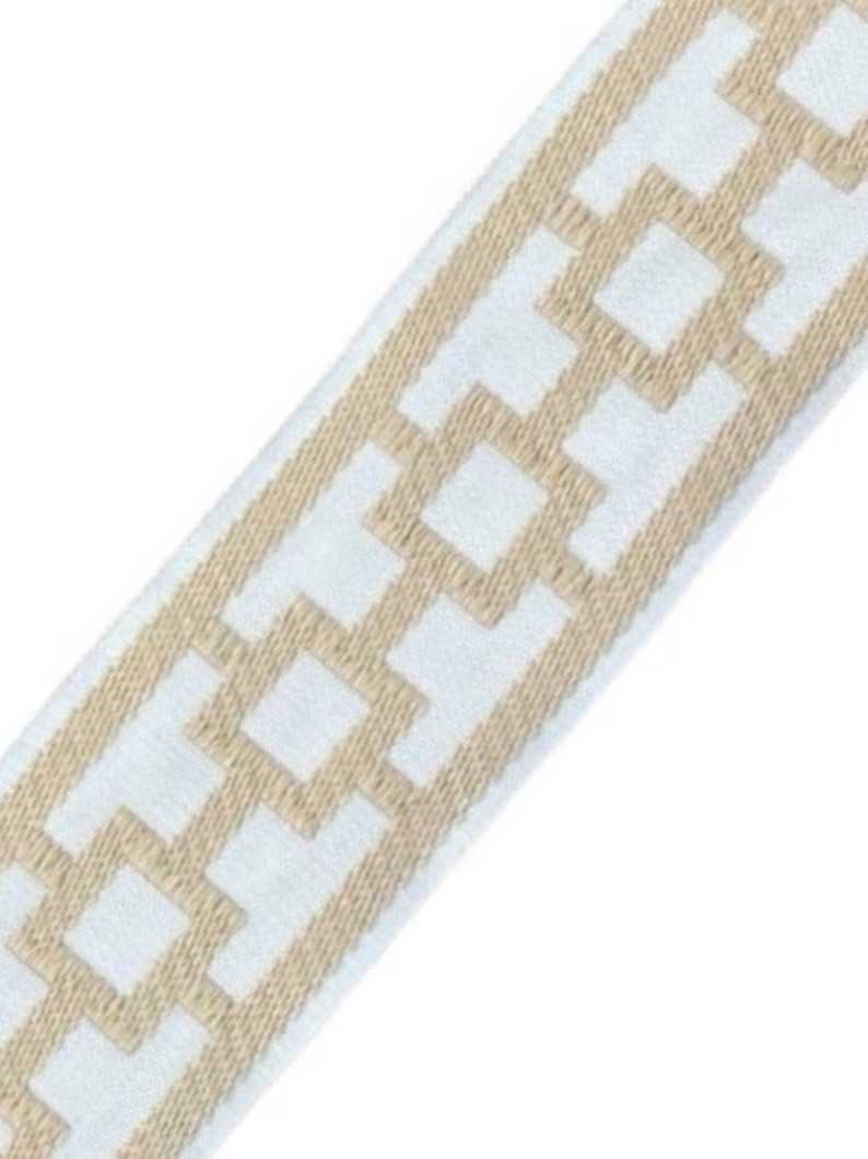 Caroline Trim beige on white